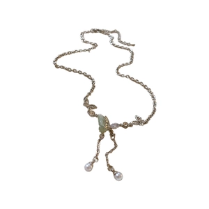 Y2K silver chain necklace with green zircon heart, pearls and sparkling rhinestones