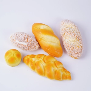 5er-Set realistische PU Slow-Rebound Kunstbrot-Modelle mit goldener Textur und Details