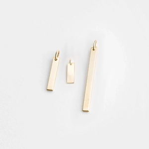 Tre dimensioni di pendenti rettangolari in argento sterling lucidato in stile minimalista