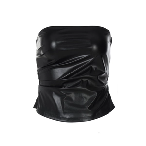 Top bustier noir moderne en similicuir avec plis frontaux et fermeture éclair latérale
