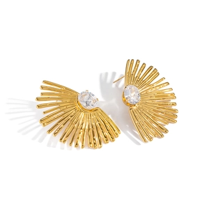 Boucles d'oreilles soleil dorées avec zircon ovale en acier titane imperméable chic