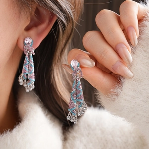 Boucles d'oreilles pendantes papillon avec zircons roses et bleus au style bohème