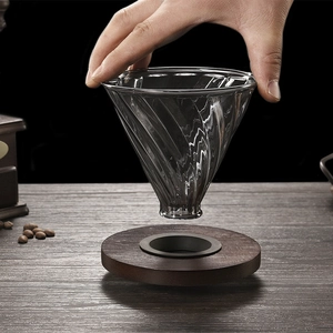 Heat-resistant glass coffee dripper with spiral texture and dark wood base set