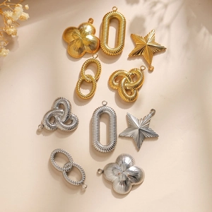 304 stainless steel 18K gold plated star and flower pendants with embossed textures