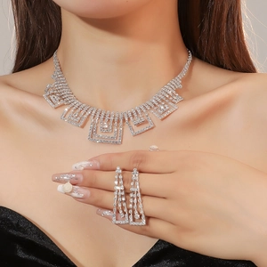 Bijoux Collier Et Boucles d'Oreilles En Alliage De Strass Brillants Pour Femmes Ton Argent Bijoux De Banquet De Mariage Géométriques