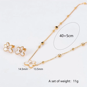 Elegant gold cloud flower jewelry set with white petals and pearls for women