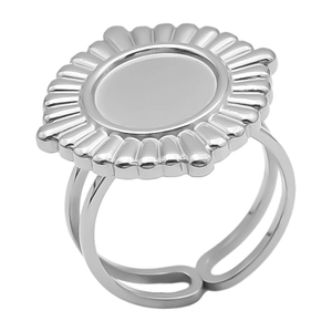 Detail of petal-shaped silver ring with circular disc and split band in 304 stainless steel