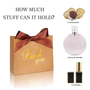 Détail de la pochette cadeau marron avec texte doré Thank You et nœud en ruban satin