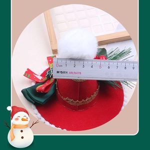 Mini cappello di Natale rosso con fiocco verde e aghi di pino, misura 8-9 cm di diametro