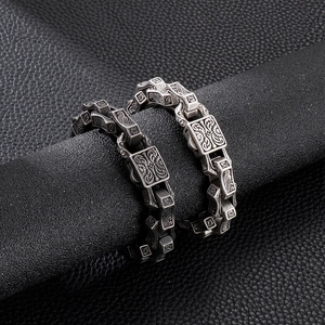 Vintage Carved Totem Men Bracelet 316L Stainless Steel Punk Heavy Chain Antique Silver Finish Biker Jewelry