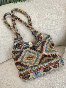 Retro geometric plush tote bag with blue and brown rhombus pattern and large capacity