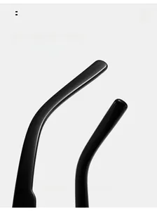 Gros plan des branches courbées ergonomiques de lunettes pour un port confortable