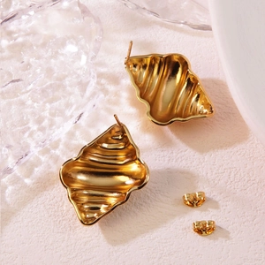 Gold irregular geometric croissant stud earrings with glossy hammered finish for women