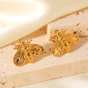Dainty Bee Stud Earrings 18K Gold Plated Stainless Steel Unique Aesthetic Trendy Animal Jewelry For Women Daily Wear