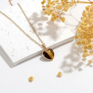 Minimalist heart-shaped tiger eye stone pendant necklace with gold-plated chain