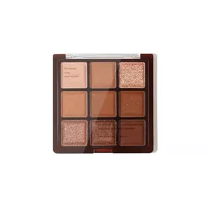 Negenkleurig chocolade oogschaduwpalet met matte en glanzende afwerkingen