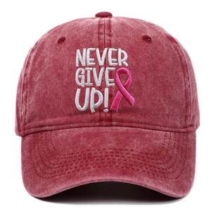 Rote Vintage-Baumwollkappe mit NEVER GIVE UP Stickerei und pinkfarbener Schleife