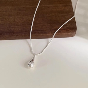 Minimalist S925 sterling silver waterdrop necklace with polished snake chain for women