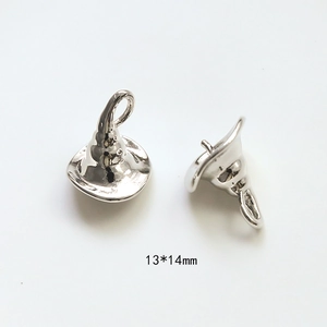 Dettaglio di ciondoli a forma di cappello da strega 13x14mm per gioielli fai da te