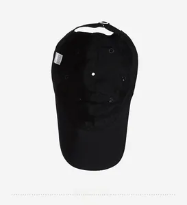 Vue intérieure de la casquette de baseball en polyester avec coutures et bandeau