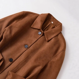 Damen Mantel aus braunem Wildleder mit Reverskragen und Gürtel im lockeren Oversized-Stil