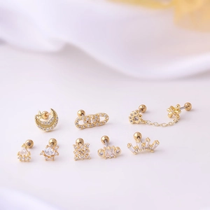Goldene Edelstahl-Ohrstecker Set mit geometrischen Formen und Zirkonia-Kristallen
