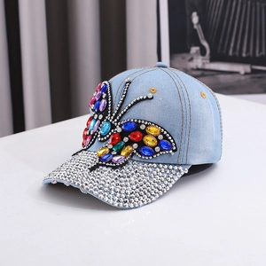 Casquette de baseball en jean bleu avec papillon en strass coloré et visière étincelante