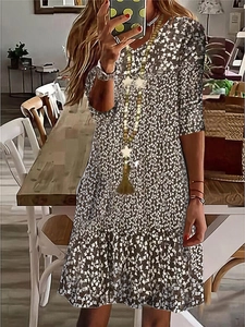 Women V-neck summer dress with floral print and ruffle hem in casual outdoor style