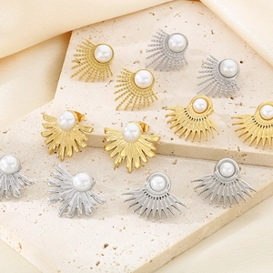 Boucles D'oreilles Puces Künstliche Perle Style Français Vintage Acier Inoxydable Forme Éventail Géométrique Bijoux Minimalistes Femmes