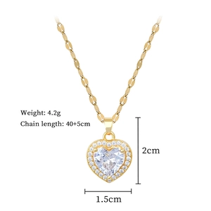 Detail showing weight 4.2g and dimensions of the heart pendant necklace in gold
