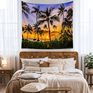 Vue détaillée d'une tapisserie bohème de coucher de soleil tropical sur une tête de lit