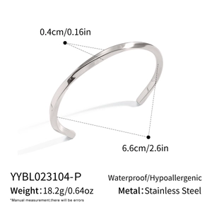 Detailed view of silver stainless steel twisted cuff with size and weight dimensions