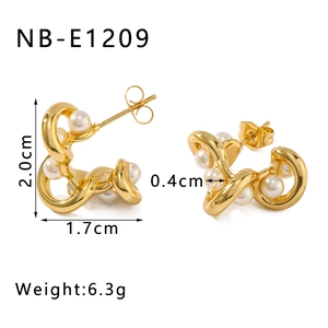 Detailed size specifications for gold twisted earrings with mini pearls and metal texture