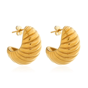 Fashionable 18K gold-plated stainless steel spiral hoop earrings with croissant design