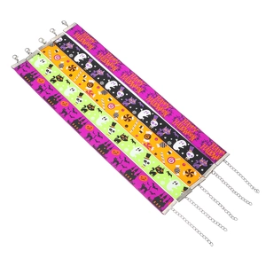 Lot de quatre colliers choker d'Halloween avec motifs de fantômes, chats et citrouilles