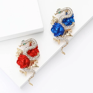 Vintage Gold Alloy Snake And Rose Brooch With Enamel And Rhinestones Luxury Women Suit Coat Corsage Jewelry Accessory Gift
