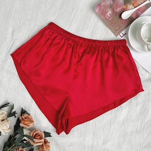 Short de pyjama ample en satin rouge pour femme avec taille élastique et cordon de serrage