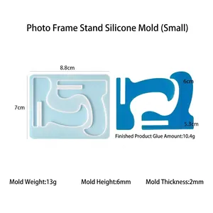 Macrodetail van kleine hartframe siliconen mal met afmetingen en harsvolume-info