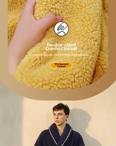 Dettaglio del pile corallo giallo e accappatoio invernale lungo e spesso blu navy da uomo