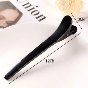 Detail of 12cm black high-gloss hair claw clip showing precise length and height measurements
