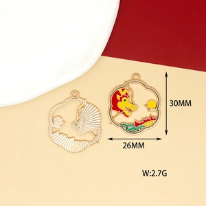Détails des pendentifs dragon dorés de 30mm avec finition émail et design ajouré