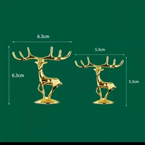 Luxury golden deer ornaments in two sizes with 6.3cm and 5.3cm metallic finish detail