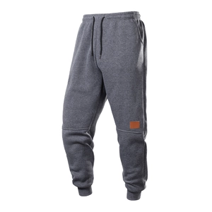 Pantaloni joggers slim in pile grigio scuro con coulisse in vita e dettaglio in pelle