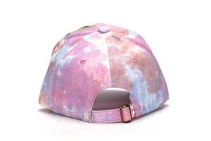 Vista posteriore del berretto da baseball per bambini tie-dye con cinturino regolabile