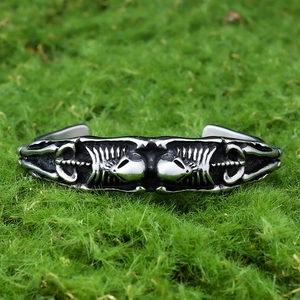 Vintage Stainless Steel Skeleton Skull Cuff Bracelet Gothic Punk Human Bone Ribs Spine Design Jewelry For Men Women