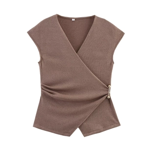 Top de punto sin mangas para mujer en color café con hebilla dorada y escote en V talla S