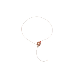 Collier artisanal en bois avec pendentif fleur de lotus et cordon marron pour femme