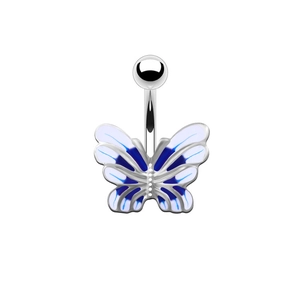 Detail eines silbernen Schmetterlings-Bauchnabelpiercings mit blau-weißer Emaille-Einlage