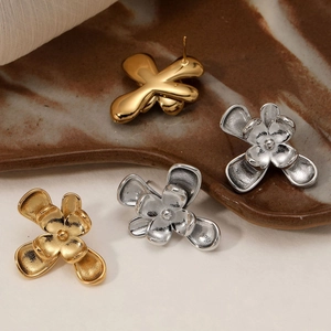 Boucles d'oreilles fleurs irrégulières en acier inoxydable doré et argenté élégantes