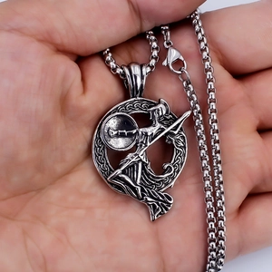 Retro stainless steel Spartan warrior pendant necklace with relief detail on box chain